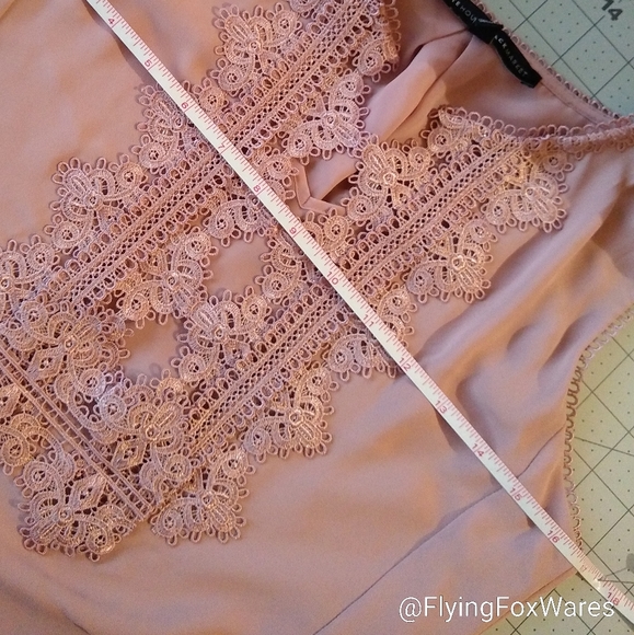 White House Black Market Amara Shell Tank - Picture 7 of 8